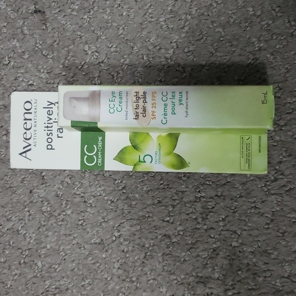 AVEENO positively radiant cc eye cream fair to light spf 25 15ml - Picture 1 of 3